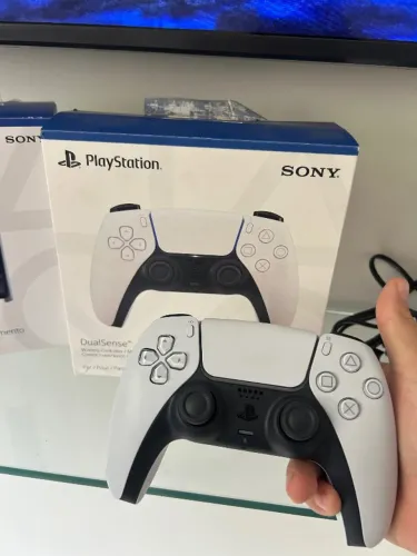 Controle sem fio PS5 DualSense + Base de carregamento para até 2 controles 