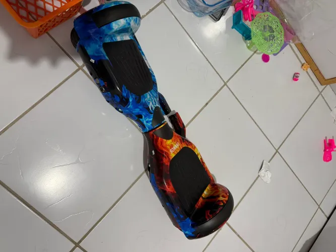 Skate Eletrico Hoverboard 6,5 Polegadas - Conexao Bluetooth e LEDs