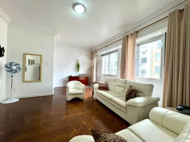 Apartamento de 3 Quartos com Vaga na Rua Tonelero, Copacabana