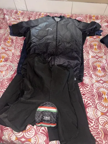 Camisa e bretele ciclismo