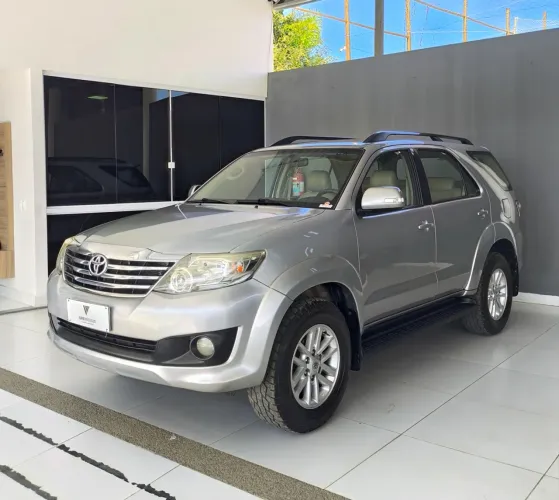 Toyota Hilux SW4 SR 4X2 2.7/ 2.7 Flex 16V Aut. 2015