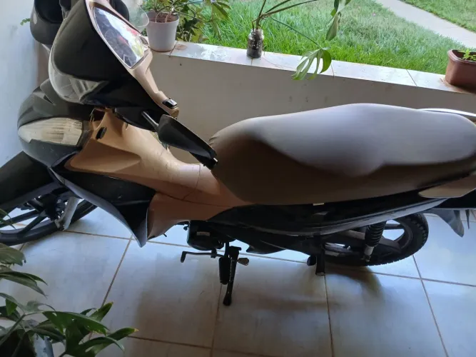 Vendo moto para trabalho