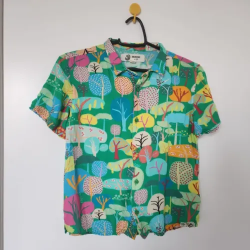 Kit 2 camisas Hering e Mooui tamanho 8 Unissex