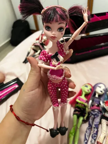 MONSTER HIGH DRACULAURA DEAD TIRED