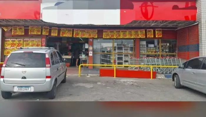 Loja Comercial à Venda em Jardim Rodolfo Pirani, SP 700m² interna + 800m² externa por R$1