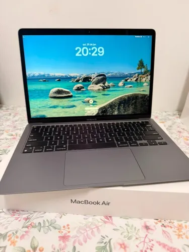 MacBook M1 13", 8GB RAM, 256GB SSD