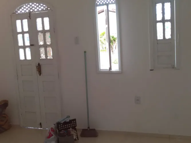 Alugo casa