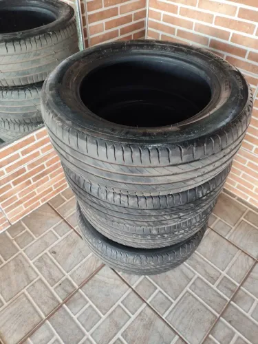 VENDO 4 PNEUS ARO 15 185/60