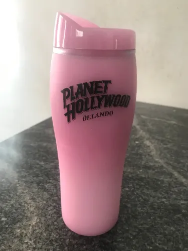 garrafa termica planet hollywood