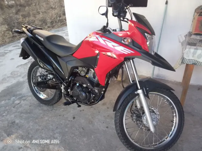 Vende-se uma moto XRE de 2024 de único dono