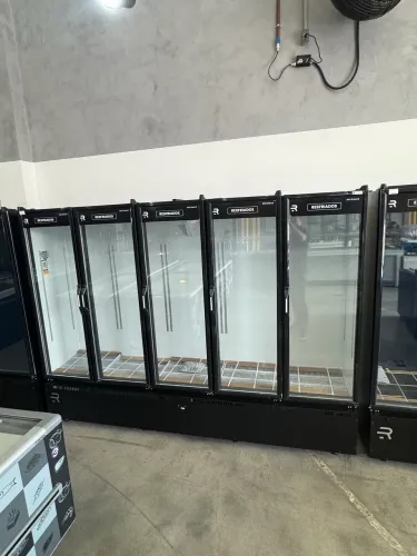 Geladeira comercial 5 portas produtos resfriados ótimo custo benefício Nova
