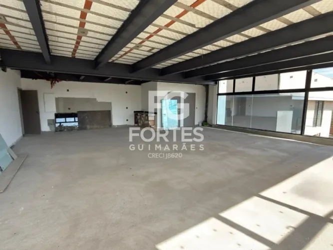 Sala comercial ampla em primeira locação, localizada no primeiro pavimento, com 136,08m² d