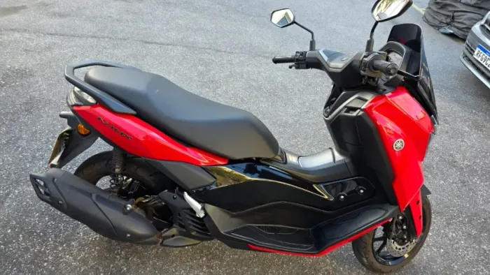 NMAX Connected 2025 ABS - Apenas 4.650 km - Revisões Yamaha - Estado de Zero