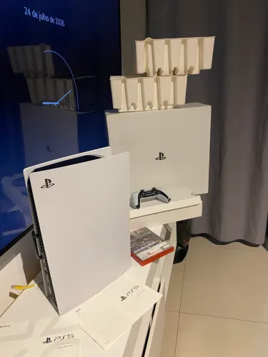 Ps5 c/ caixa em perfeito estado 