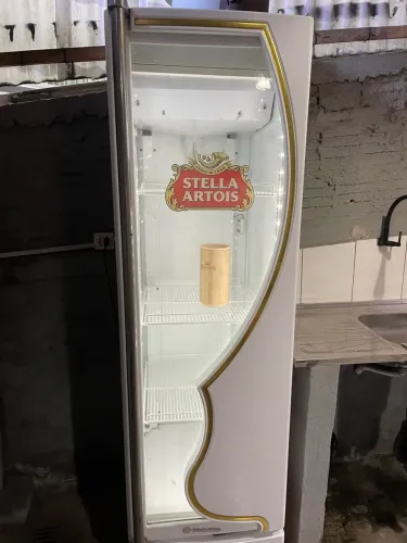 Cervejeira Metalfrio Stella Artois - Gelando Muito -5°C