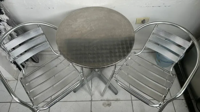 Jogo de cadeira de alumínio com mesinha