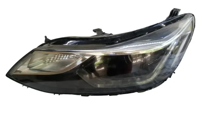 Farol Chevrolet Cruze 2016/2021 Original Lado Esquerdo Detalhe