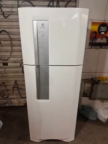 Geladeira Electrolux duplex frost free semi nova 