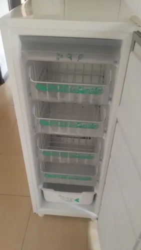 Freezer Consul vertical 121l
