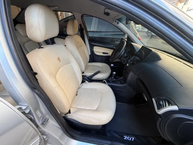Peugeot 207 Sed. Passion XR Sport 1.4 Flex 8V 4P 2013