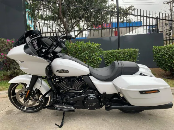 HARLEY-DAVIDSON ROAD GLIDE SPECIAL
