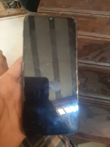 Cell semi novo em ótimo estado de conservação.
