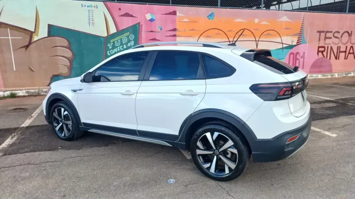 Volkswagen Nivus Highline 1.0 200 TSI Flex AUT 2021