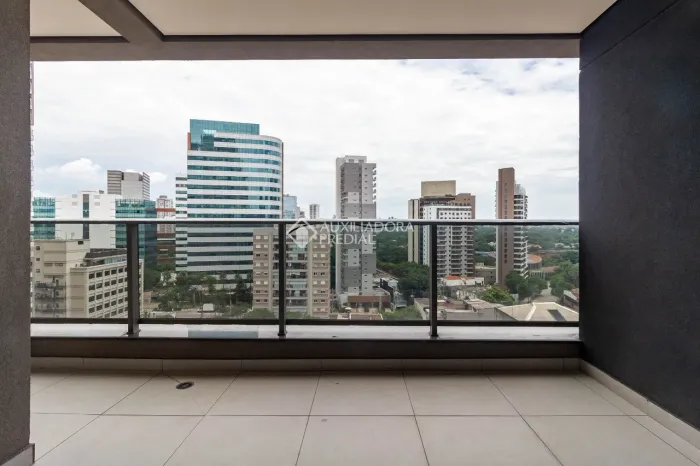 Apartamento em Pinheiros com 3 suítes, 2 vagas de garagem