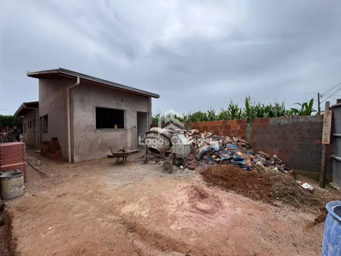 Casa à venda 2 quartos por R$ 335.000,00 - Jardim Kennedy - Poços de Caldas/MG