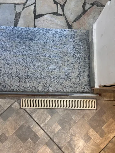 Vende-se mesa de vidro com 4 cadeiras em estado de nova