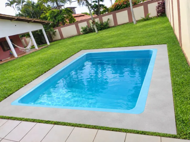 CASA COM PISCINA DE FRENTE PARA PRAIA