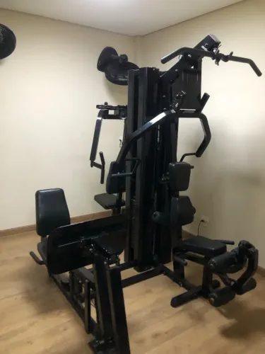 ESTAÇÃO DE MUSCULAÇÃO MULTIUSO BODY SOLID LINHA ANTIGA PROFISSIONAL