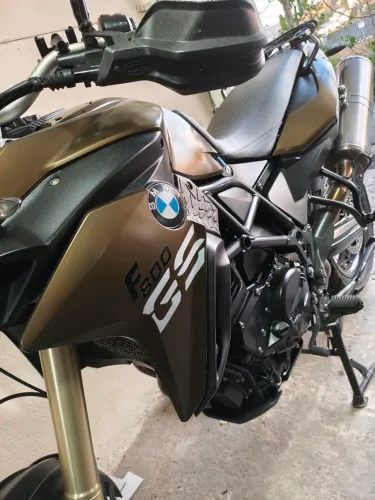Vendo GS 800 muito nova