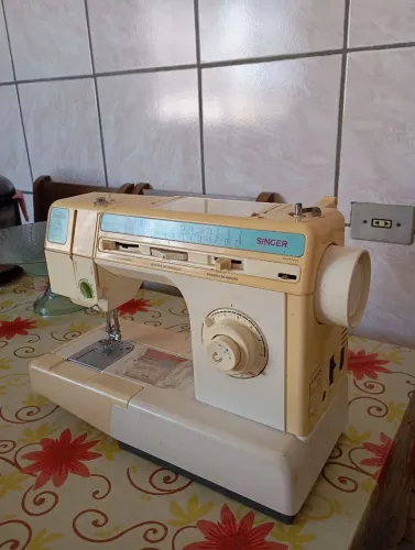 Máquina de costura 
