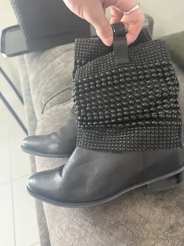Bota Schultz - tamanho 37