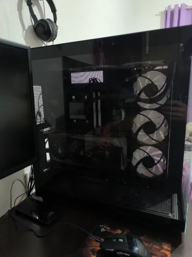 Gabinete DeepCool CH780 com cabo rise 
