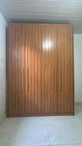 Guarda-roupa 100% MDF