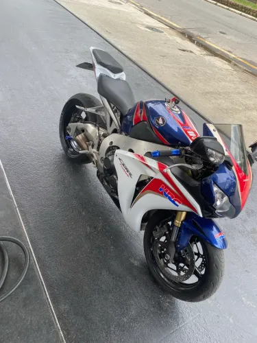Cbr 1000rr leilão pequena monta abaixo tabela