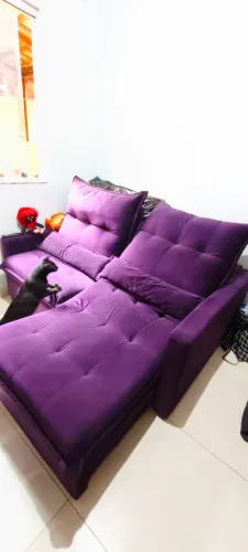 Sofá Retrátil e Reclinável em Veludo Roxo - 4 Níveis + 2 Almofadas (1,80m)