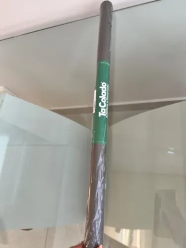 Rolo adesivo para vidros