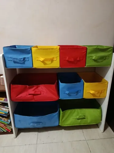 Estante organizadora de brinquedos