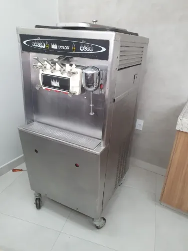 Vendo Maquina soft top taylor 8754