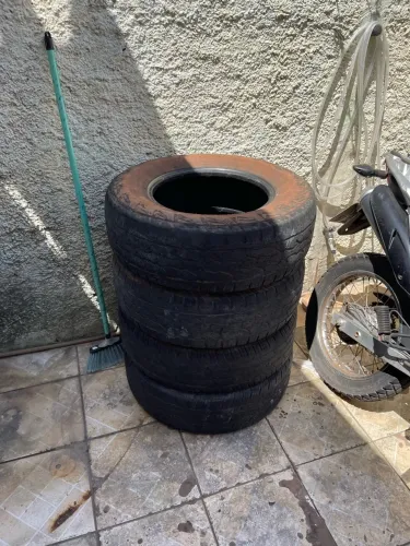 Pneus 245/70