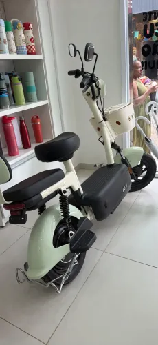 Scooter elétrica 