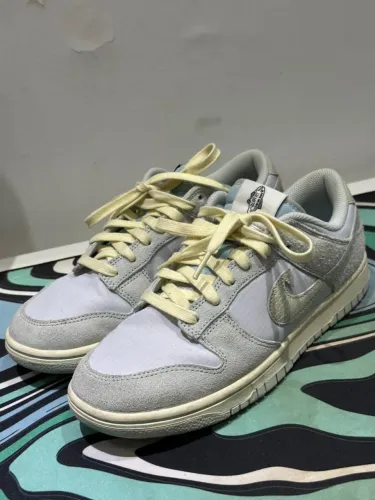 Nike Dunk Low Retro SE . (Seminovo)