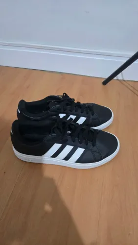 Tenis Adidas tamanho 37 em excelente estado!