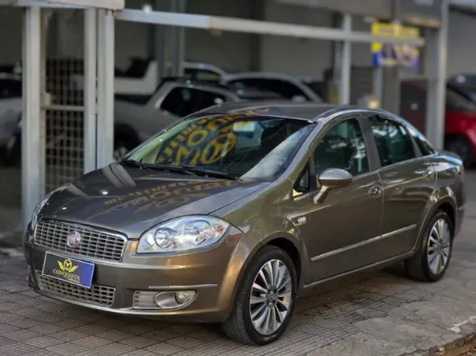 Fiat Linea Essence Dualogic 1.8 Flex 16V 4P 2012