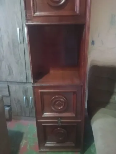ESTANTE DE MADEIRA PARA SALA