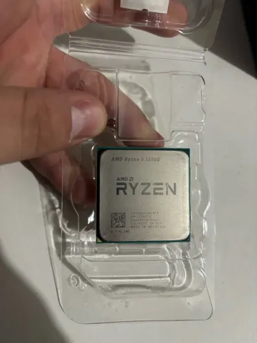 AMD Ryzen 3 3200G com Radeon Vega 8