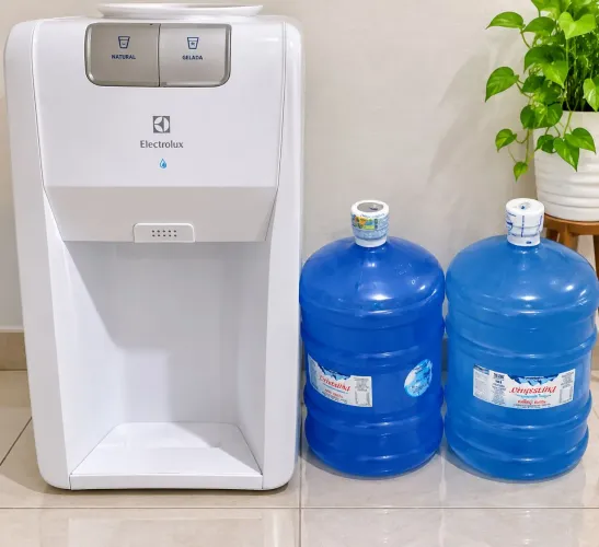 Bebedouro para galão água natural e gelada 